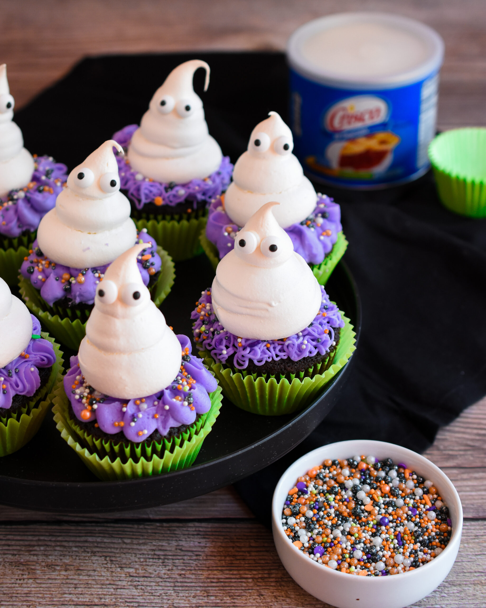 Halloween Chocolate Cupcakes with Meringue Ghosts