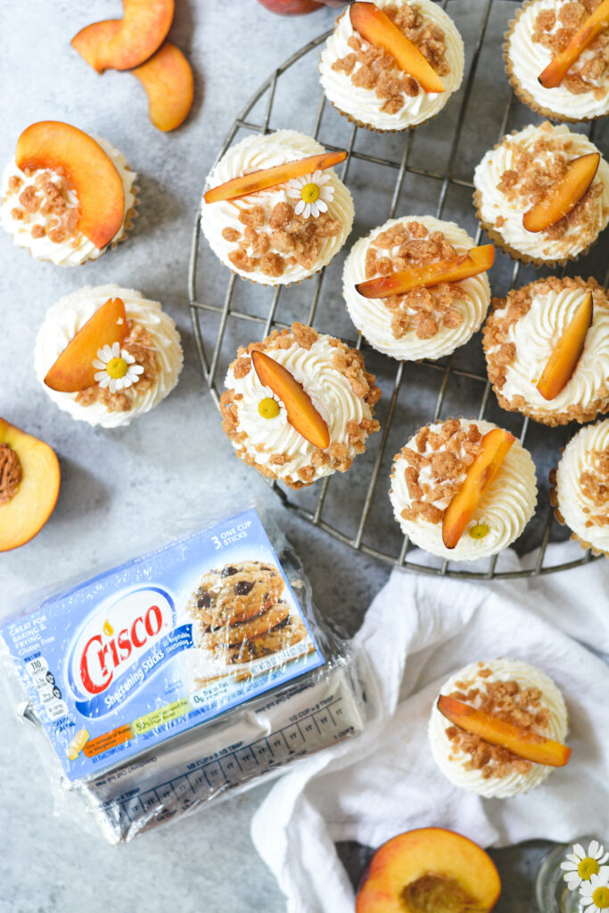 Peach Pie Cupcakes - Crisco®