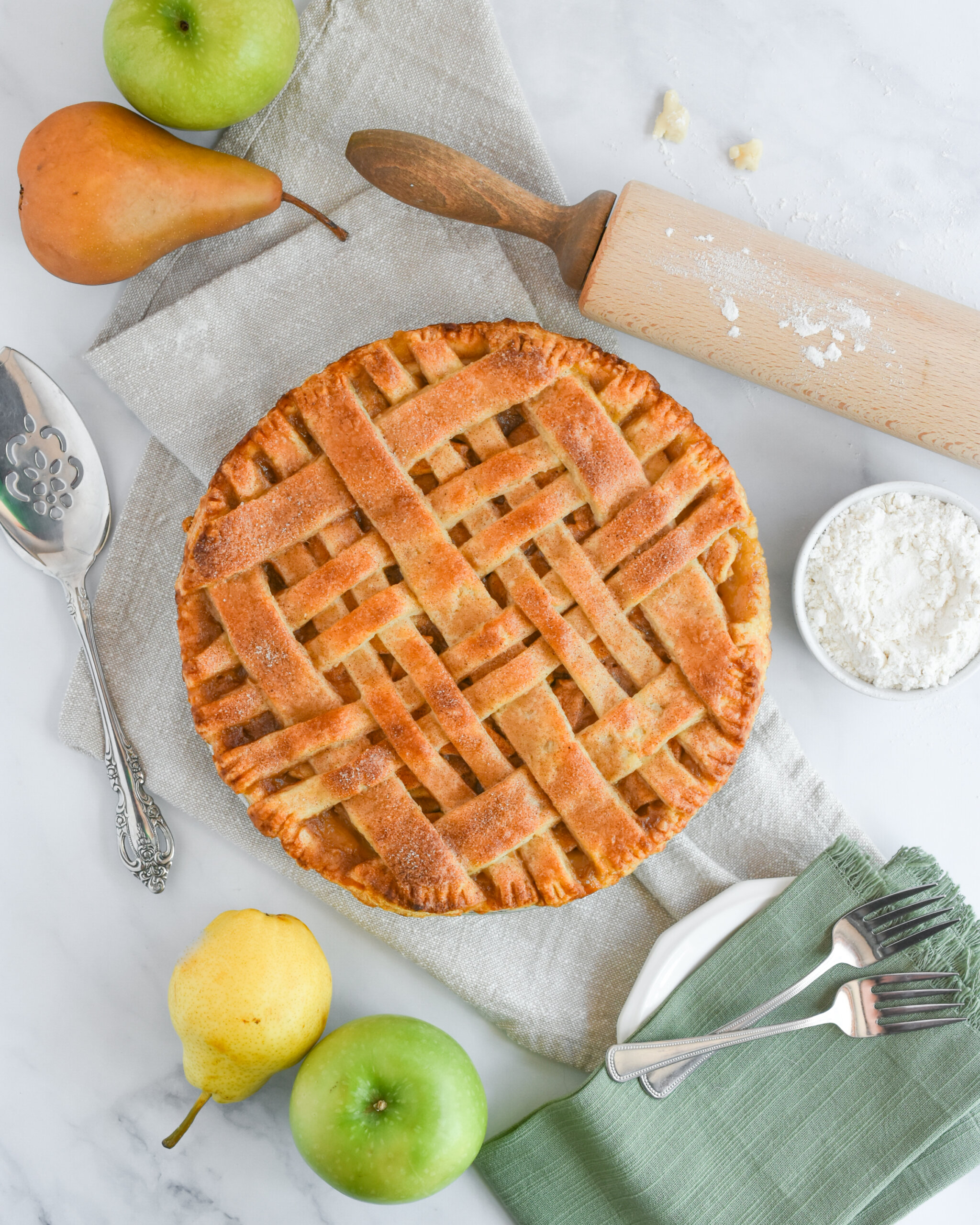 Spiced Pear & Apple Pie