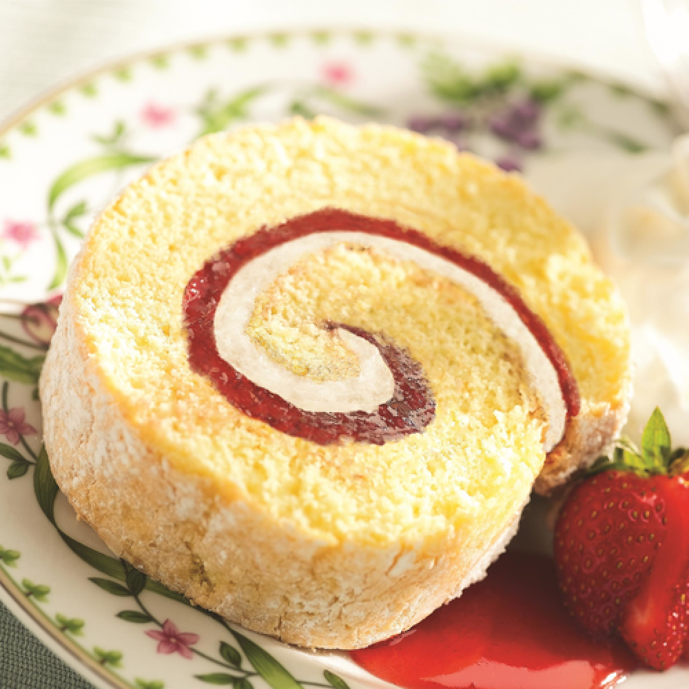 berries-and-cream-cake-roll