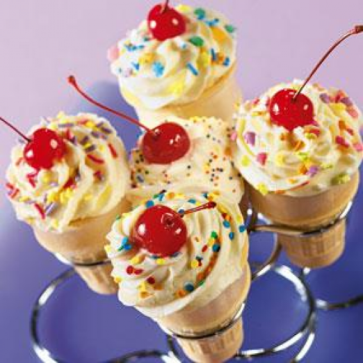 vanilla-chocolate-swirl-ice-cream-cone-cakes